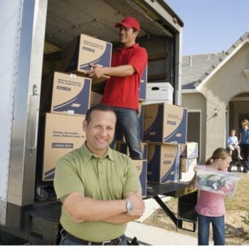 DFW moving company experts helping to move a costumer belonging from place to place.